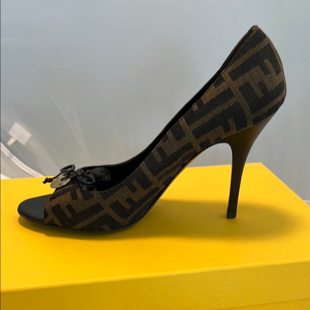 Fendi Tobacco Zucca Canvas Heels - Picture 8 of 13